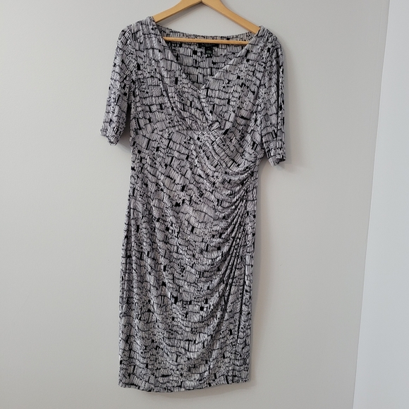 Ralph Lauren Graphic Design Wrap Dress Size 12 - Picture 2 of 14